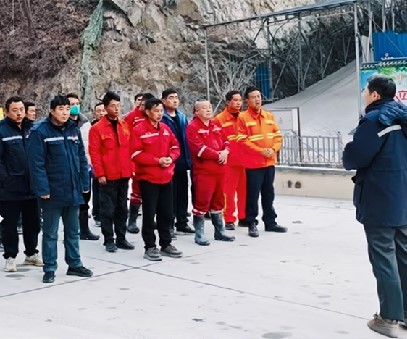 實(shí)戰(zhàn)演練，防患未“燃”｜雙河金礦開(kāi)展冬季火災(zāi)應(yīng)急預(yù)案演練